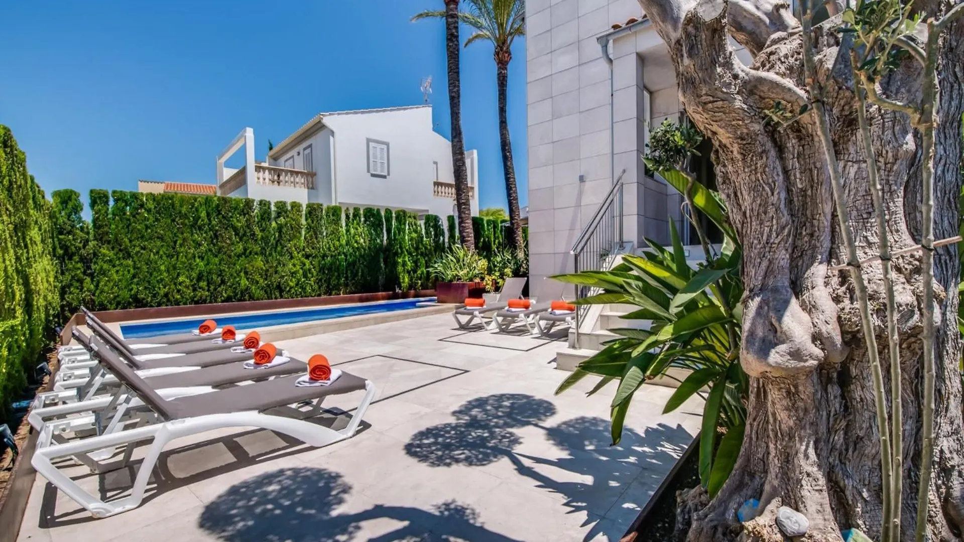 Beach Holiday Home With Private Pool الكوذيا